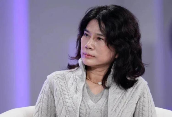 格力电商迎“新掌门”	，72岁董明珠再为“退休”作铺垫？